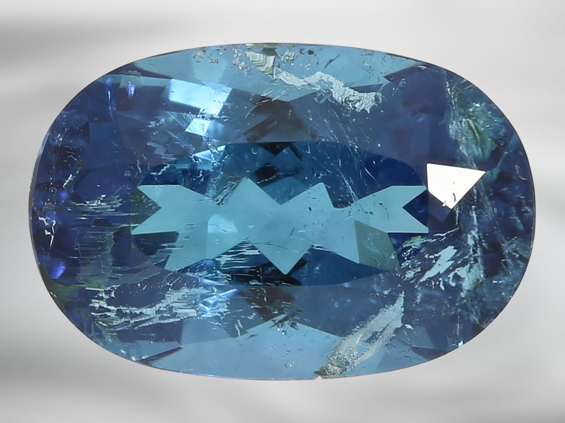 Turmalin: sehr seltener intensiv blauer 'Paraiba'-Turmalin von ca. 2,5ct