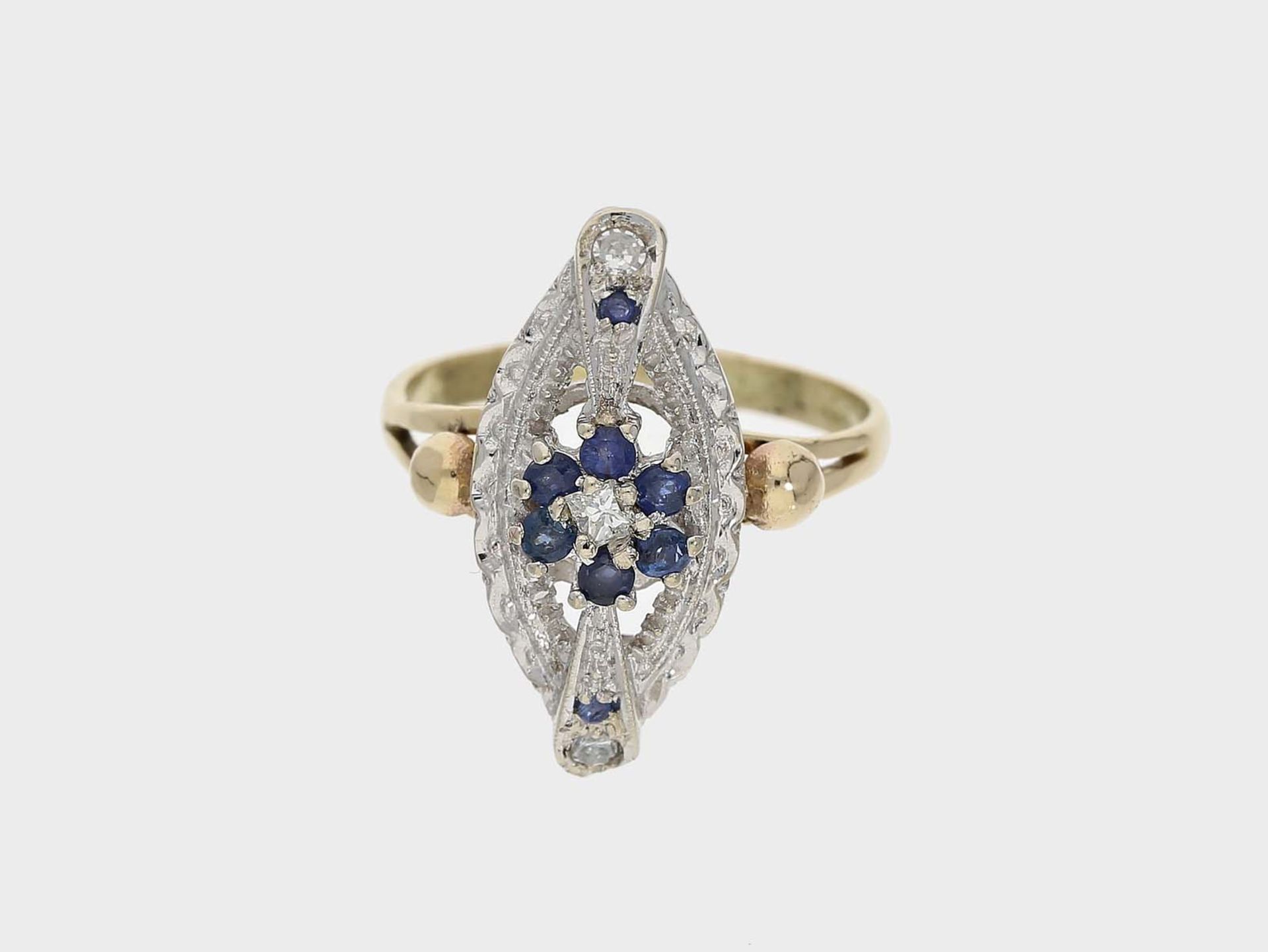 Ring: dekorativer kleiner, vintage Saphirring mit Diamanten insgesamt ca. 0,31ct