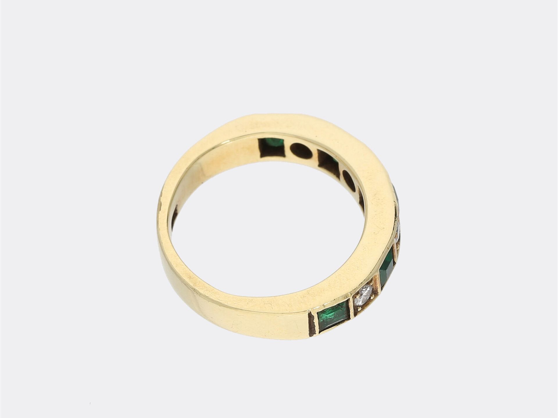 Ring: vintage Goldschmiedering mit Brillant-/Smaragdbesatz, 18K Gold, Ca. Ø16mm, RG50, ca. 4,9g, 18K - Bild 2 aus 2