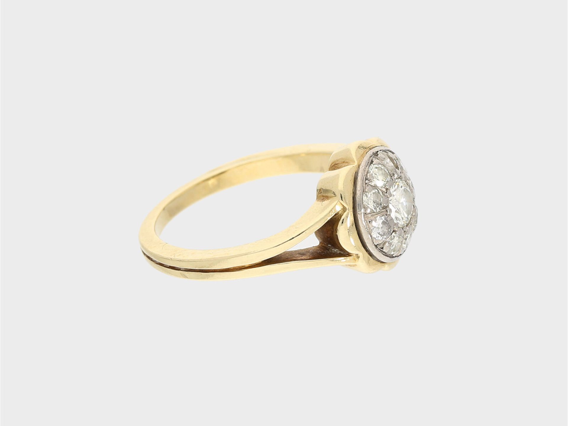 Ring: vintage Gelbgoldring mit Brillantbesatz, ca. 0,38ct, Ca. Ø16,5mm, RG52, ca. 4,7g, 14K Gold, Ri - Bild 2 aus 2