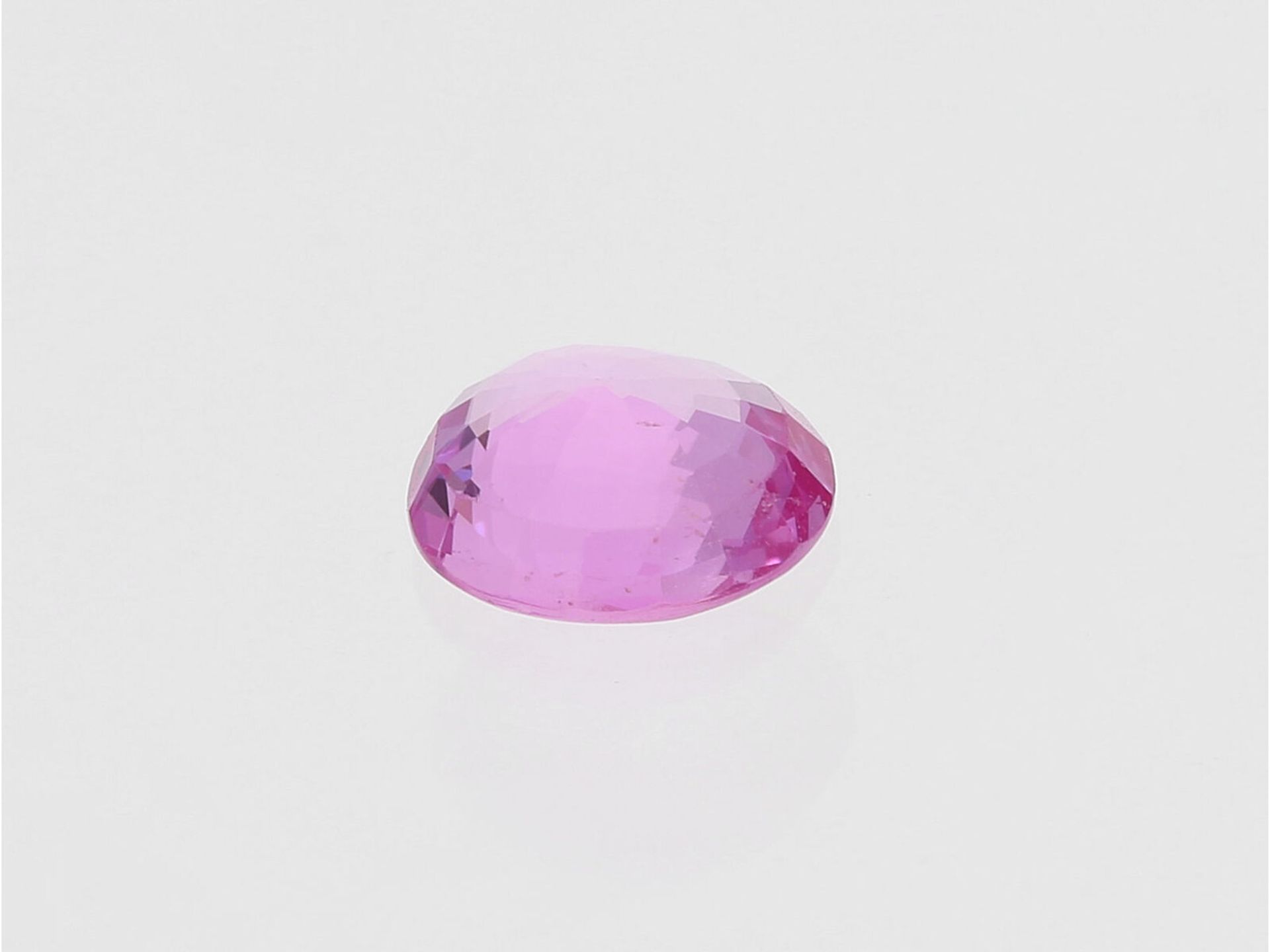 Saphir: feiner pinkfarbener Saphir , ca. 1,26ct: Ca. Ø6,9mm, ca. 2,8mm hoch, ca. 1,26ct, runde Form, - Image 2 of 2