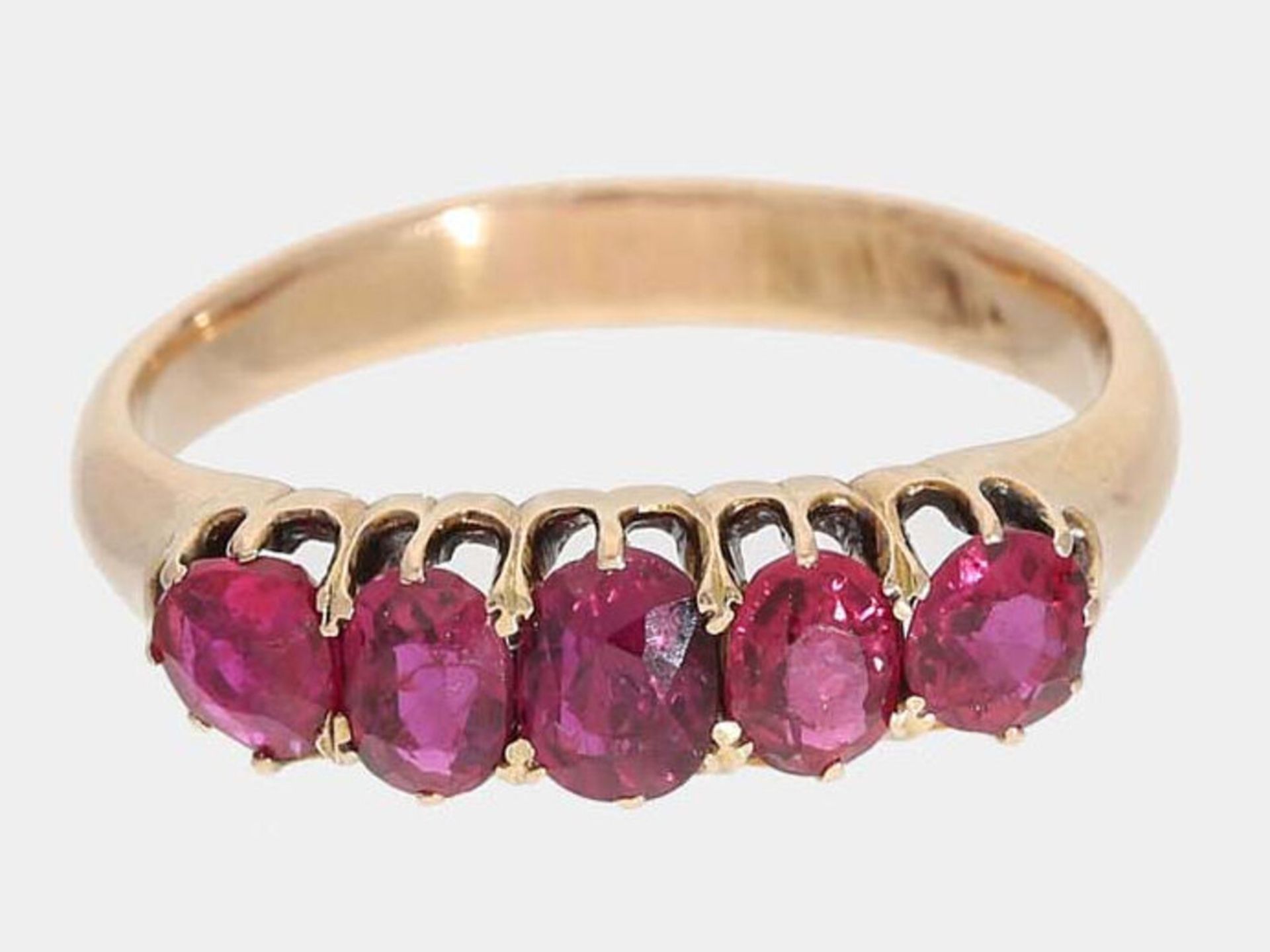 Ring: dekorativer vintage Roségoldring mit Rubinen, insgesamt ca. 1,2ct: Ca. Ø17mm, RG53, Breite - Image 2 of 2