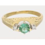 Ring: vintage Goldschmiedering mit einem Turmalin und Diamantbesatz
