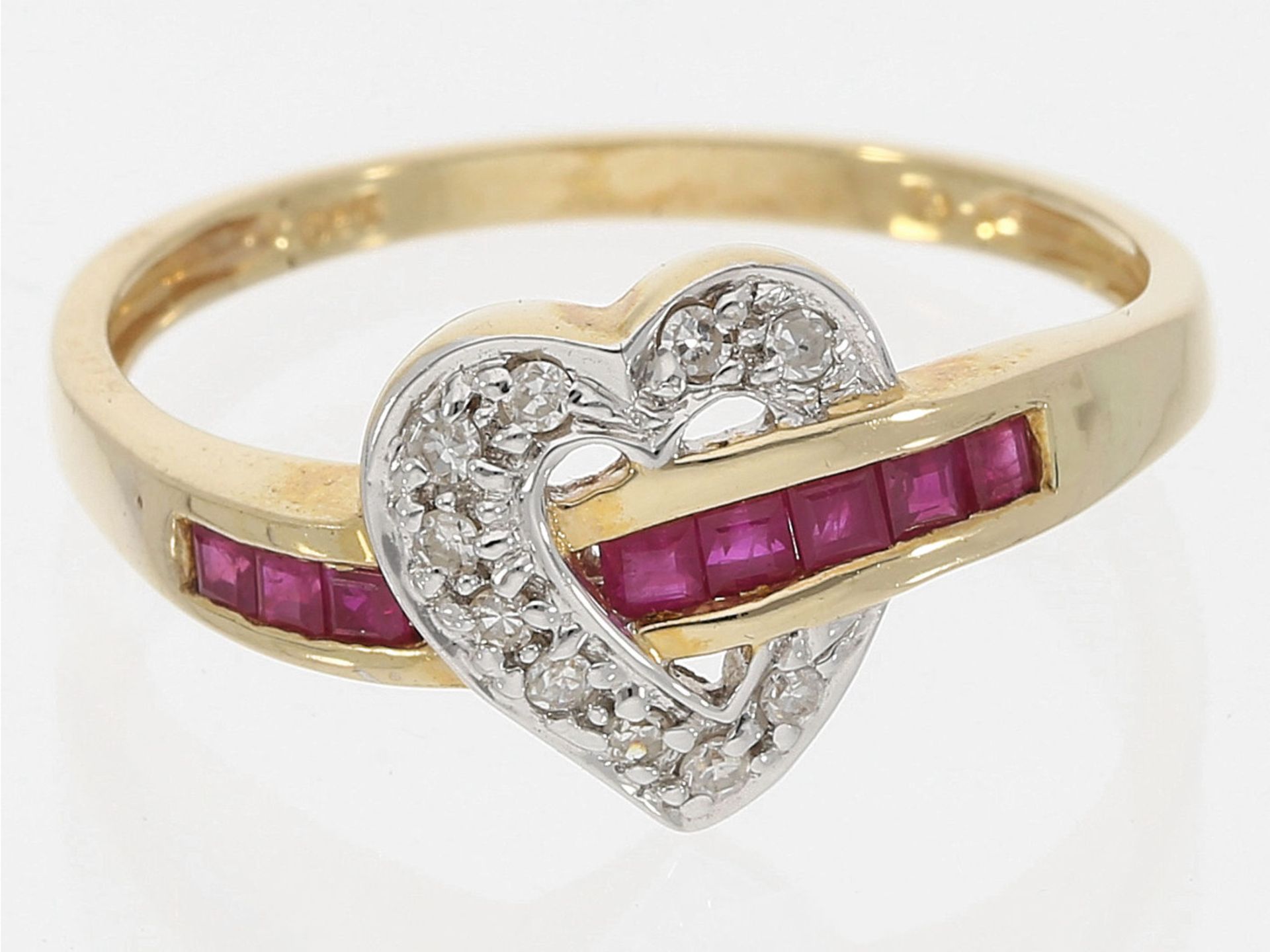 Ring: attraktiver Herzring mit Diamanten und Rubinen, 14K Gold