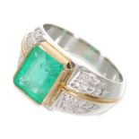 Ring: neuwertiger Bicolor-Smaragdring von ca. 2,16ct, Platin/18K Gold