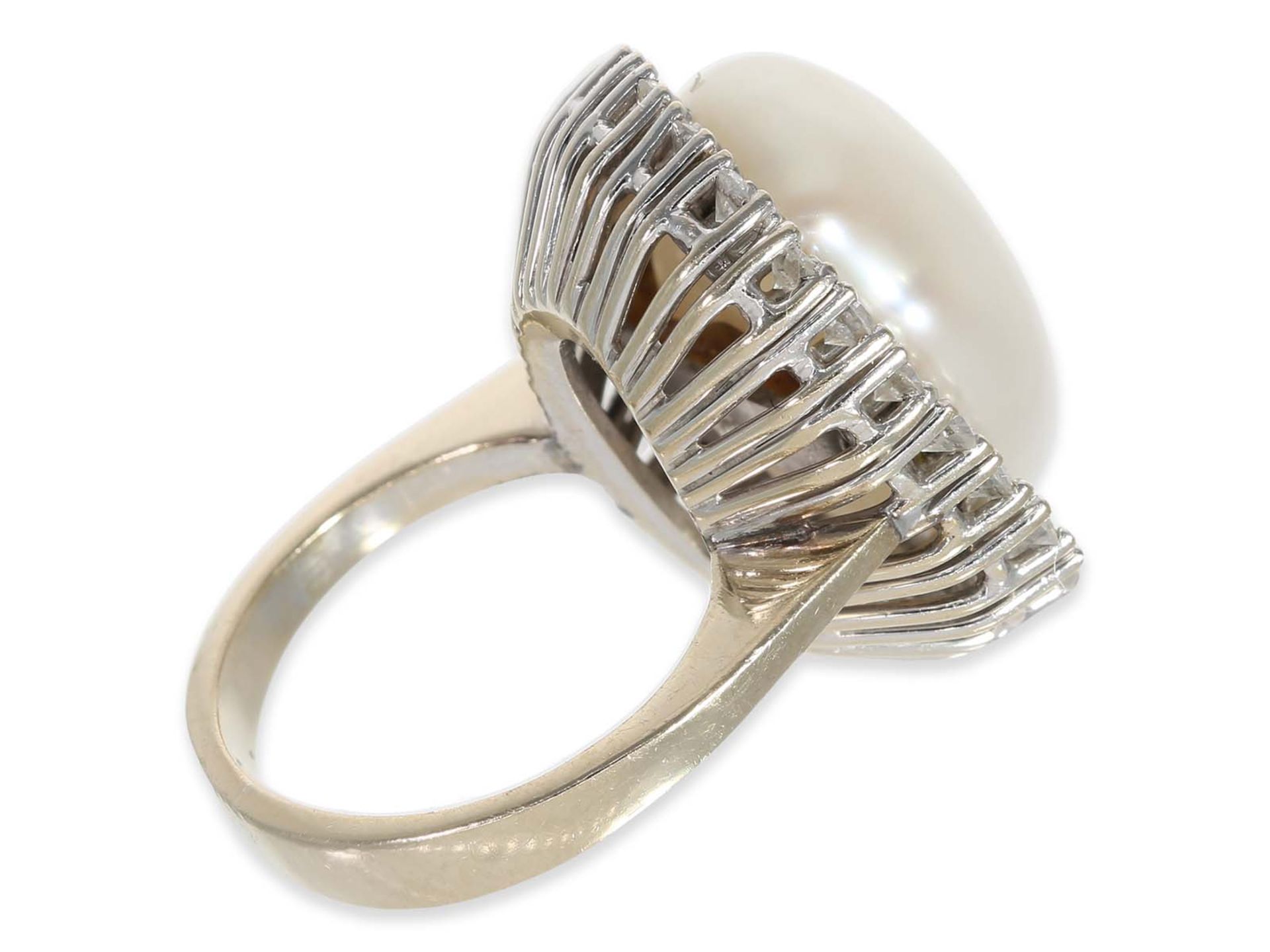 Ring: handmade diamond ring with large baroque cultured pearl, 14K gold - Image 4 of 4