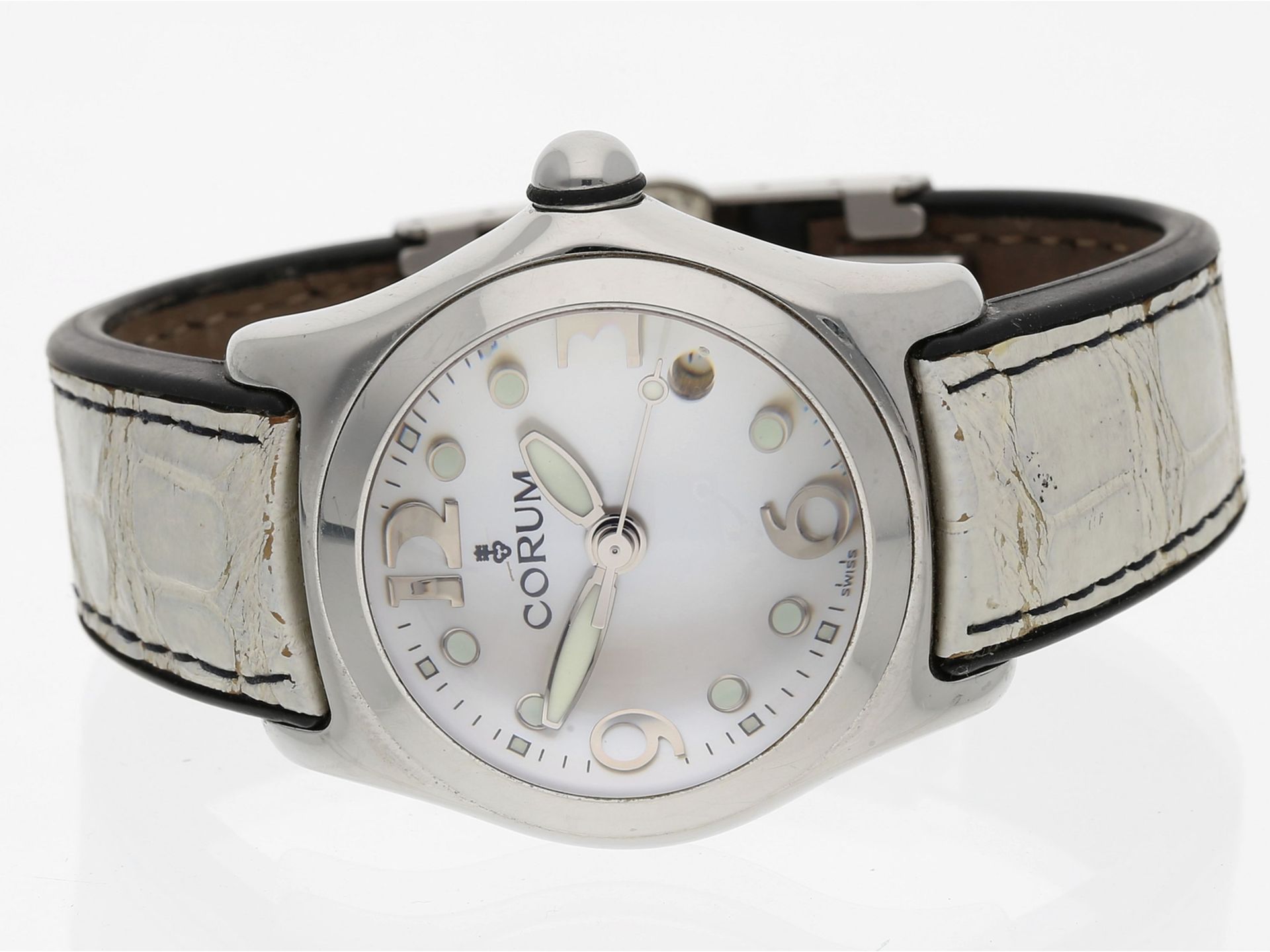 Armbanduhr: interessante Damenuhr aus dem Hause Corum "Bubble" Ref: 39.150.20