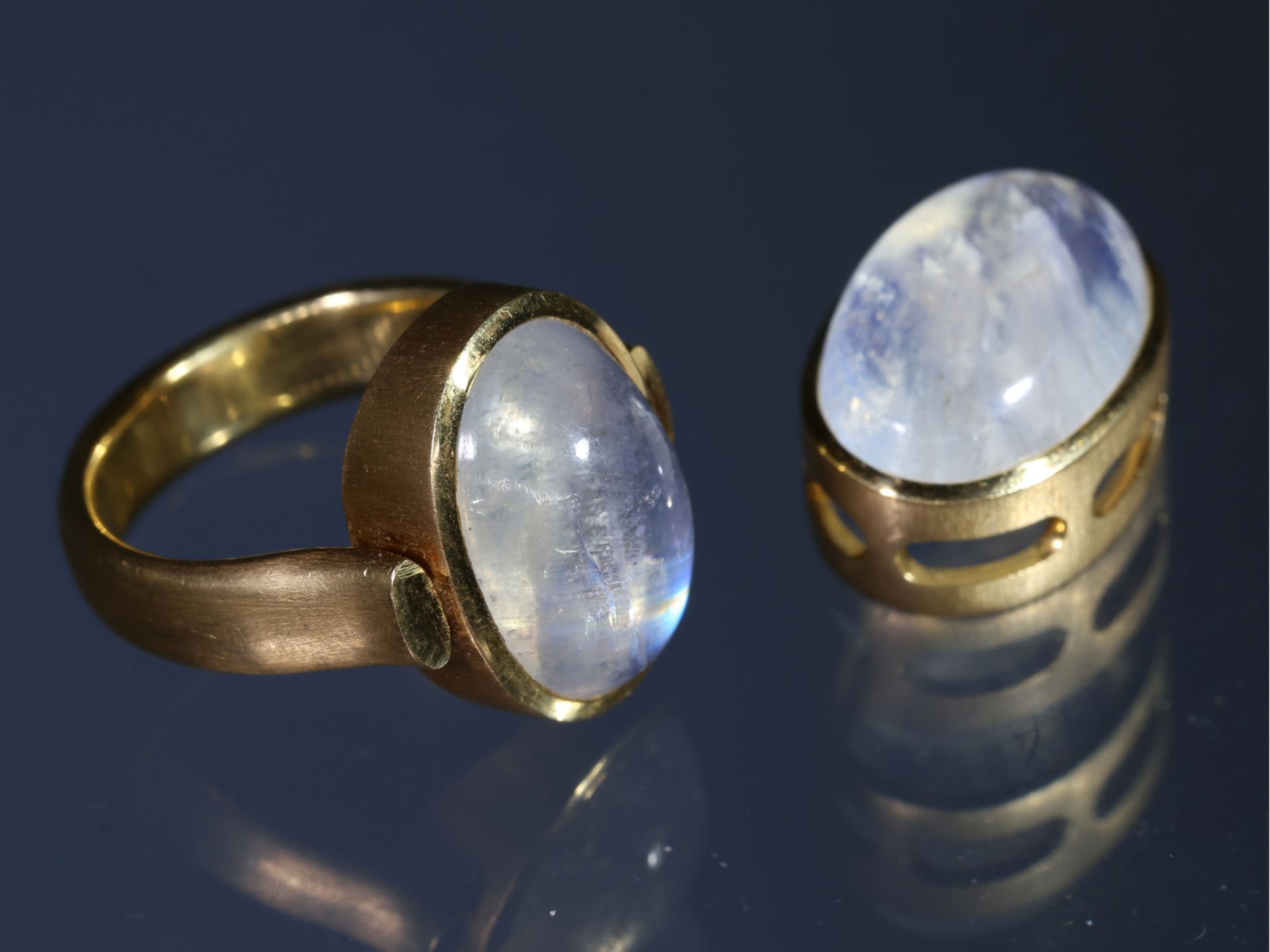 Ring/Anhänger: handgearbeitetes Schmuck-Set mit Mondstein, 18K Gold