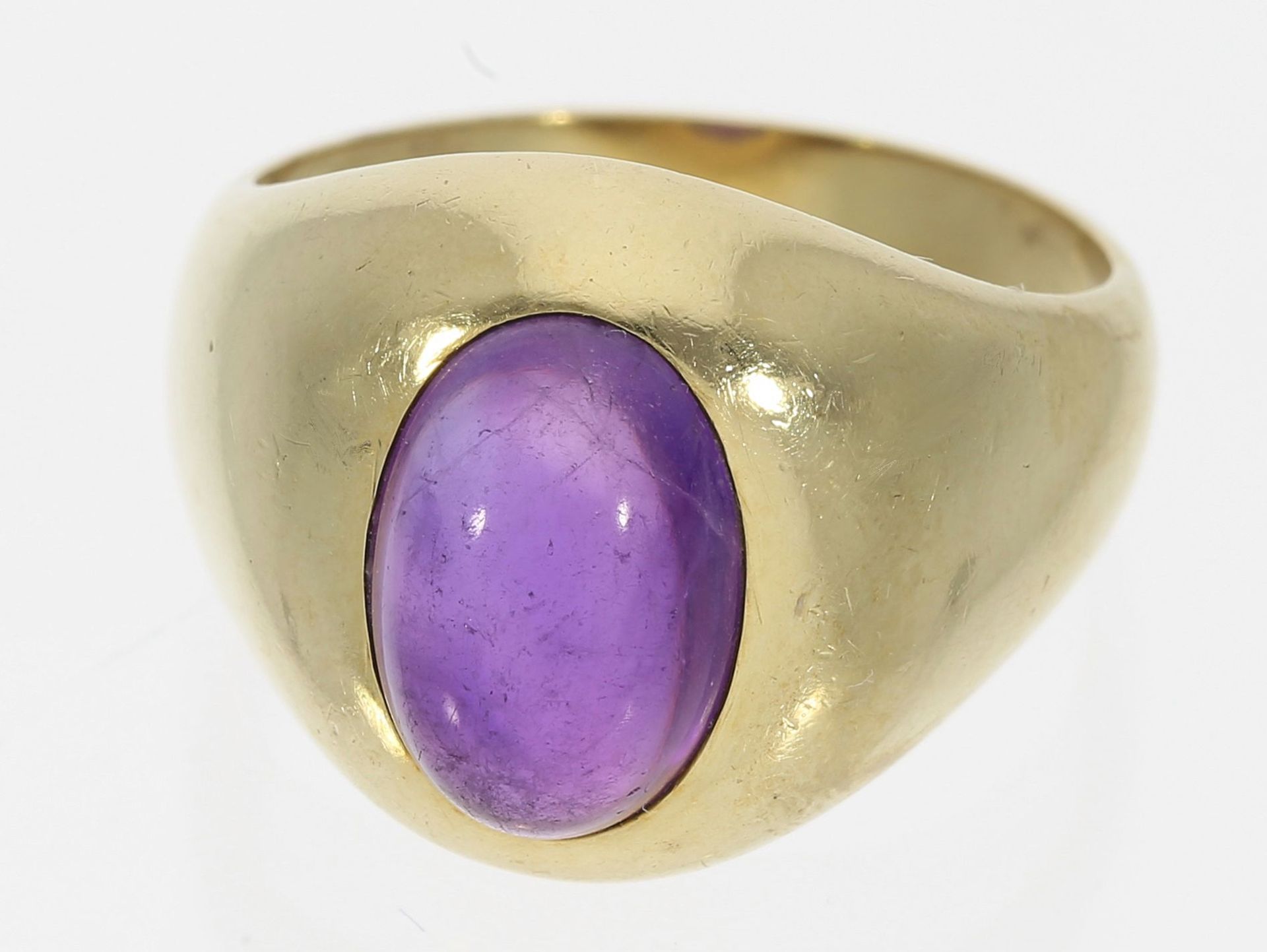 Ring: attraktiver vintage Gelbgoldring mit Amethystcabochon, 14K Gold