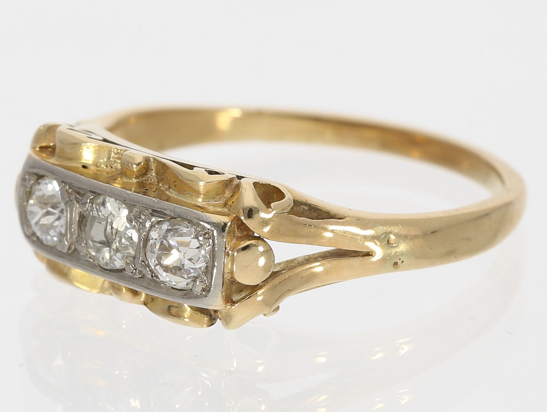 Ring: attraktiver antiker Goldring mit Altschliff-Diamanten von zusammen ca. 0,45ct, 14K Gold - Image 2 of 2