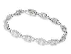 Bracelet: highly decorative precious diamond bracelet, total approx. 5.18ct,18K gold, mint condition