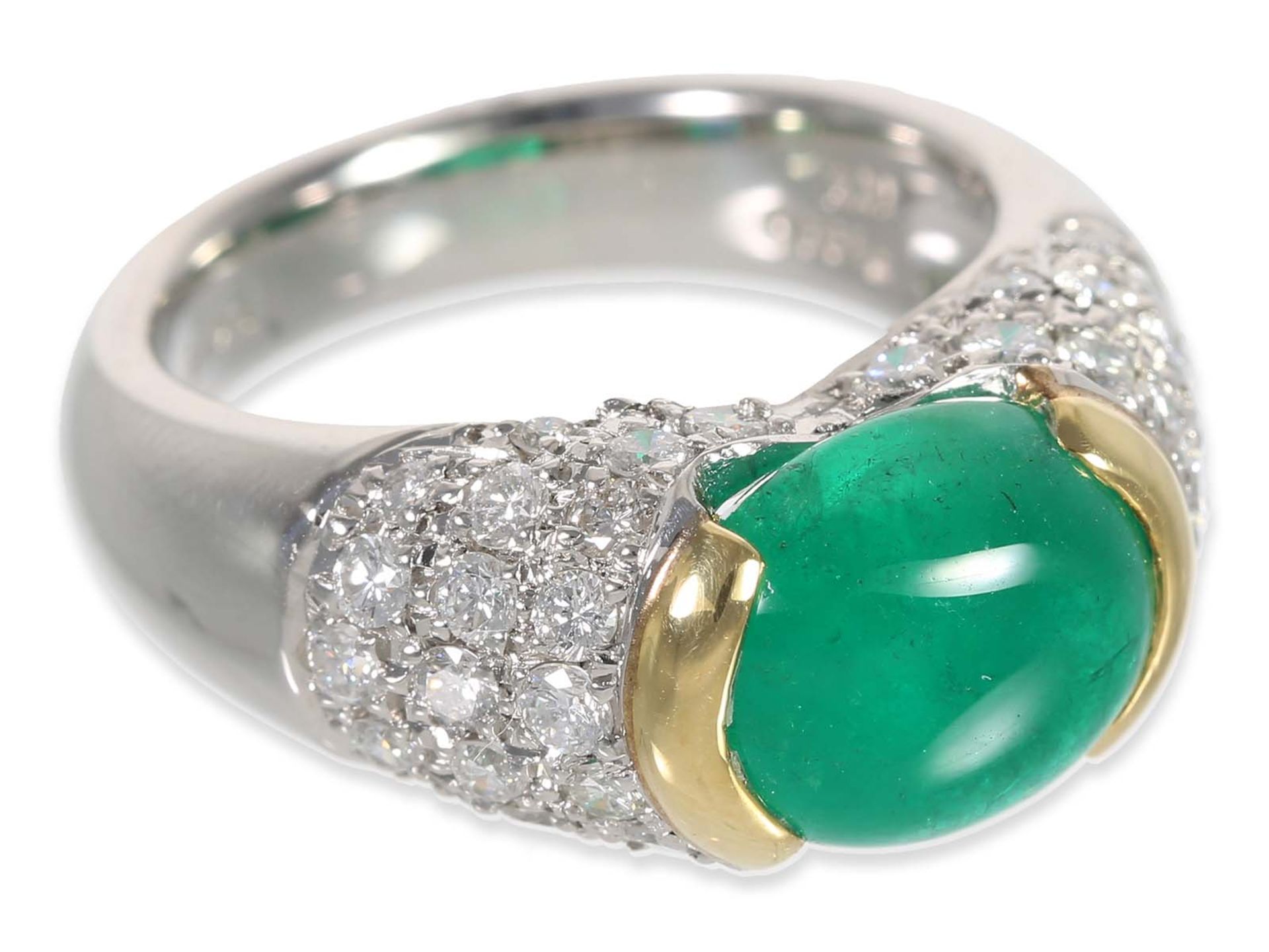 Ring: unworn, very beautiful and modern emerald/diamond goldsmith ring, ca.5,3ct, platinum/18K gold - Image 2 of 5