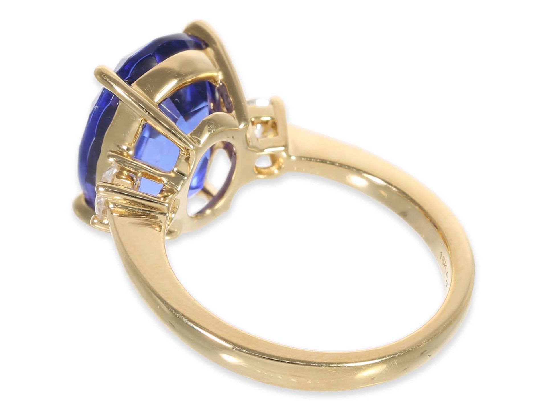Ring: very beautiful like new diamond ring with a tanzanite of 7,83ct, 18K gold, with IGI Report - Image 5 of 5