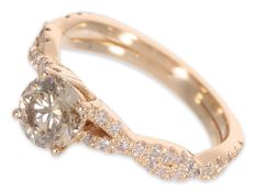 Ring: very decorative modern pink gold ring with a fancy diamond of approx. 1ct, 14K gold