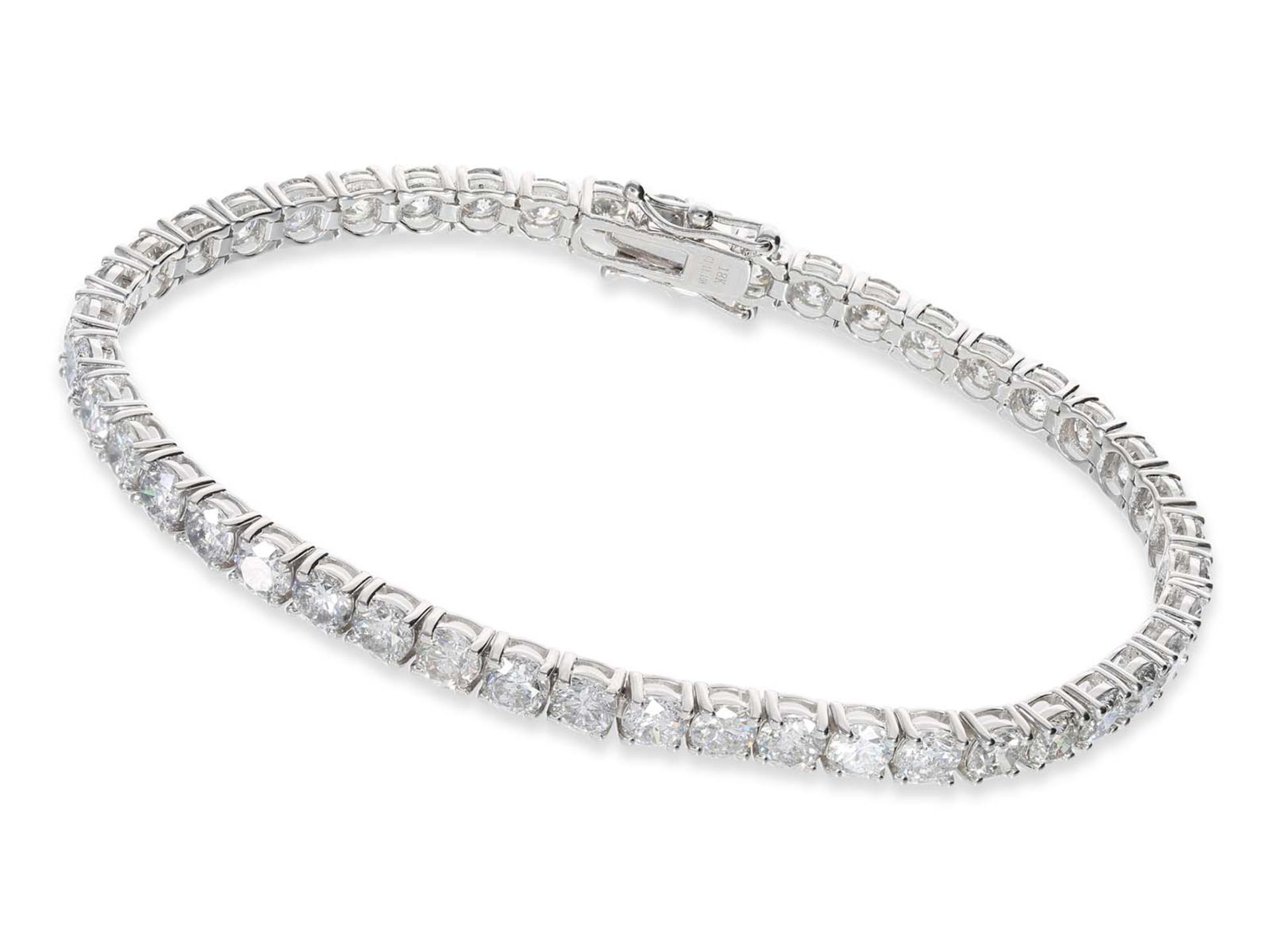 Bracelet: like new high carat revière bracelet set with diamonds, total ca. 11,11ct