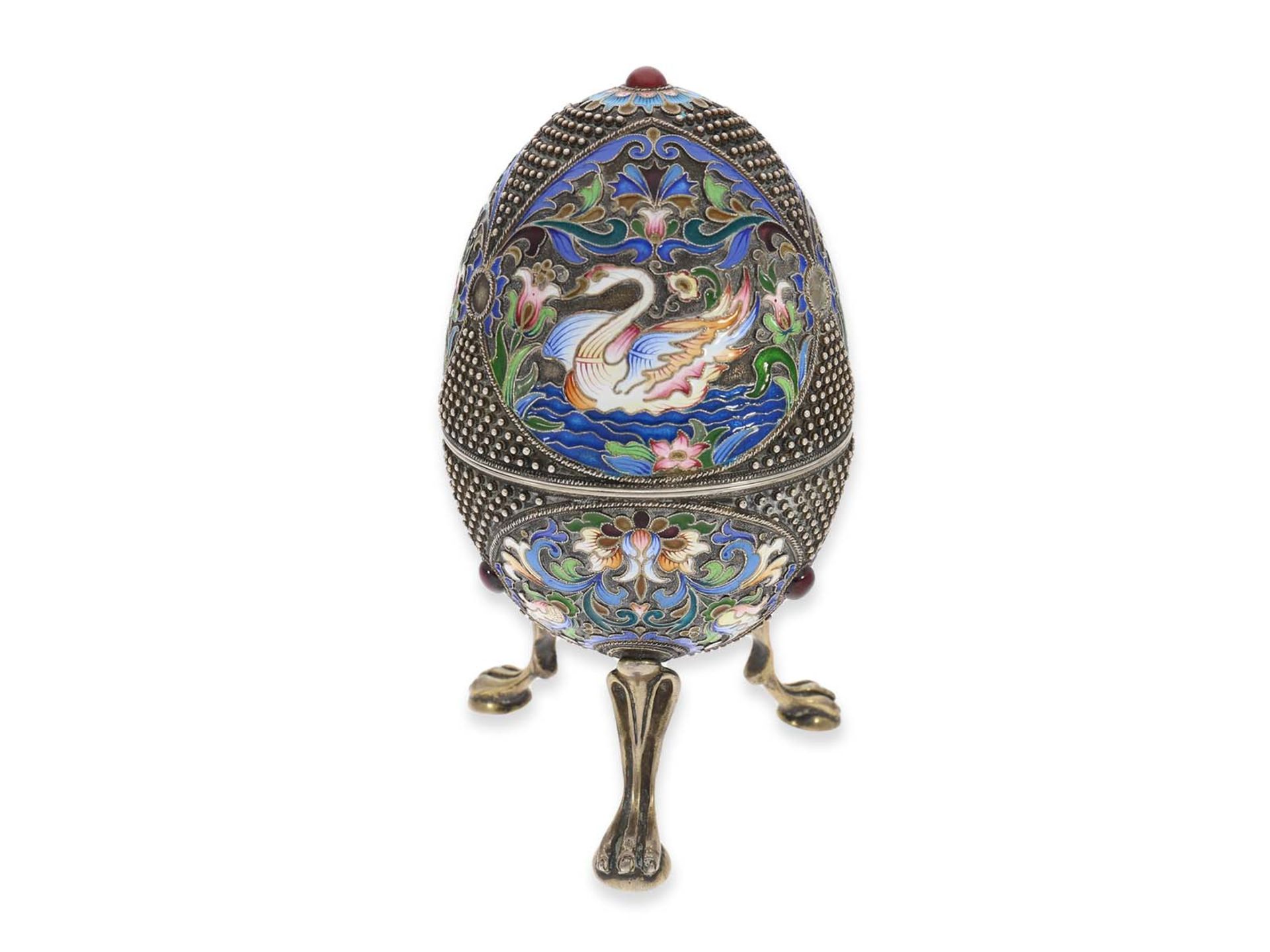 Box: richly decorated silver box with the finest enamels, Russia 20th century, in the style of the F - Image 2 of 5