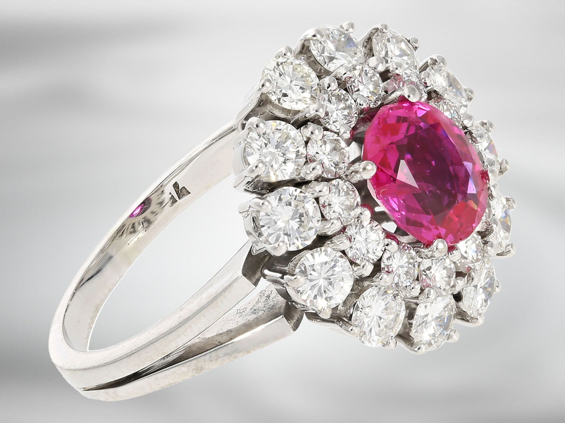 Ring: like new, precious ruby ring with diamonds, total approx. 2.25ct, 18K white gold, handmade - Image 4 of 5