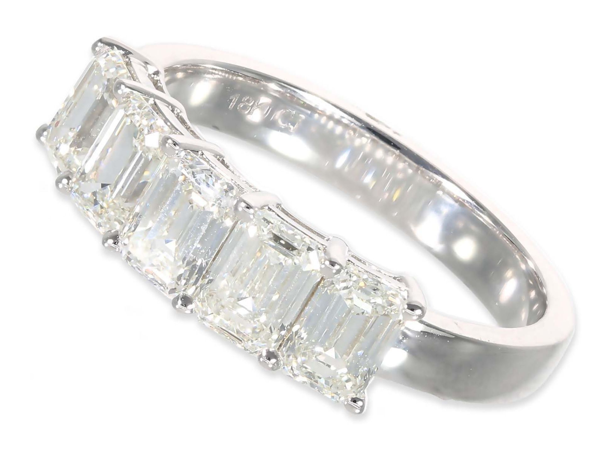 Ring: mint modern goldsmith ring with 5 beautiful emerald cut diamonds, 18K white gold, total 2.0ct, - Image 3 of 3