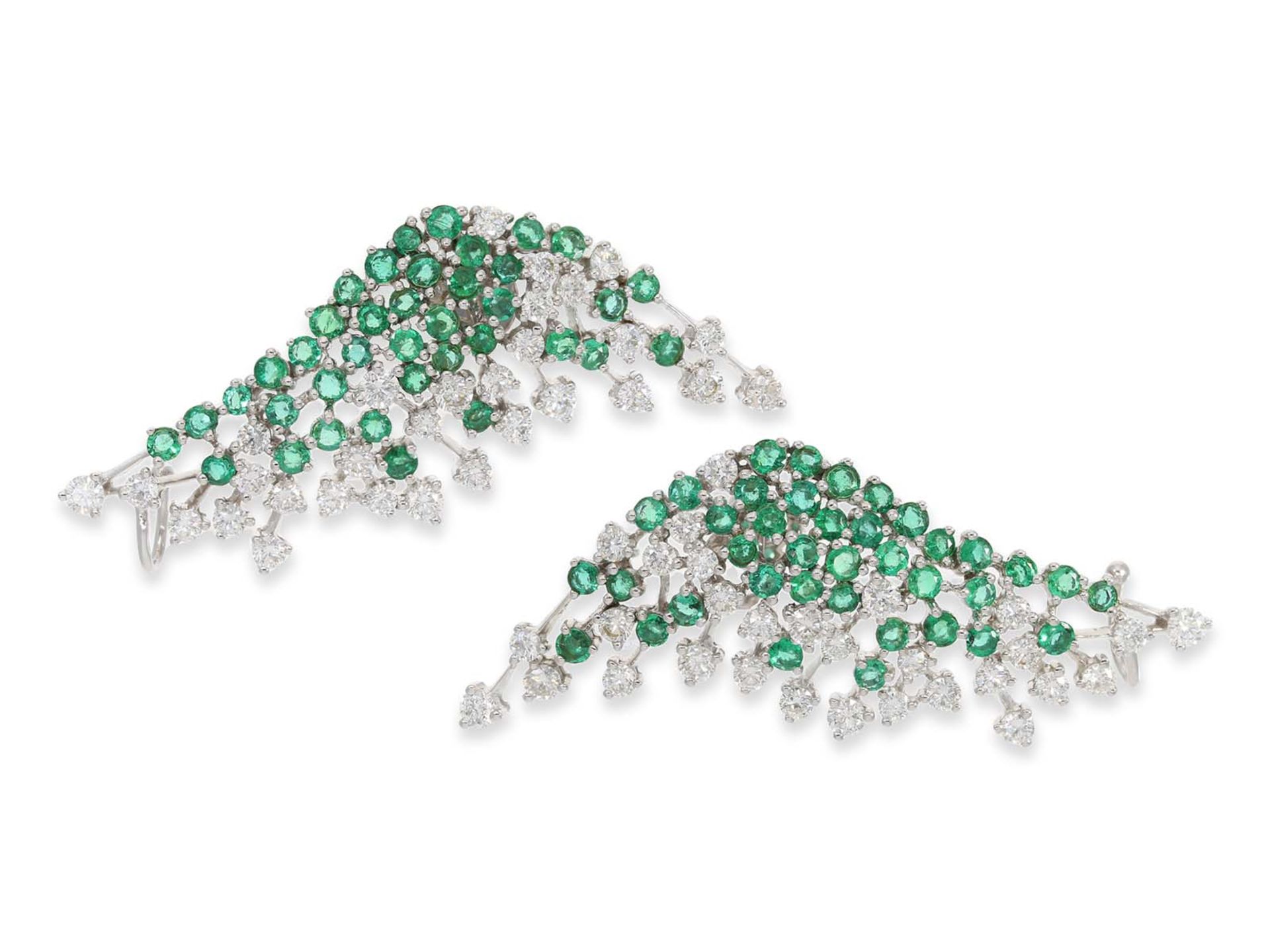 Ear jewelry: modern, unworn and fancy designer ear jewelry "wings" with diamonds and emeralds, 18K w - Image 3 of 3