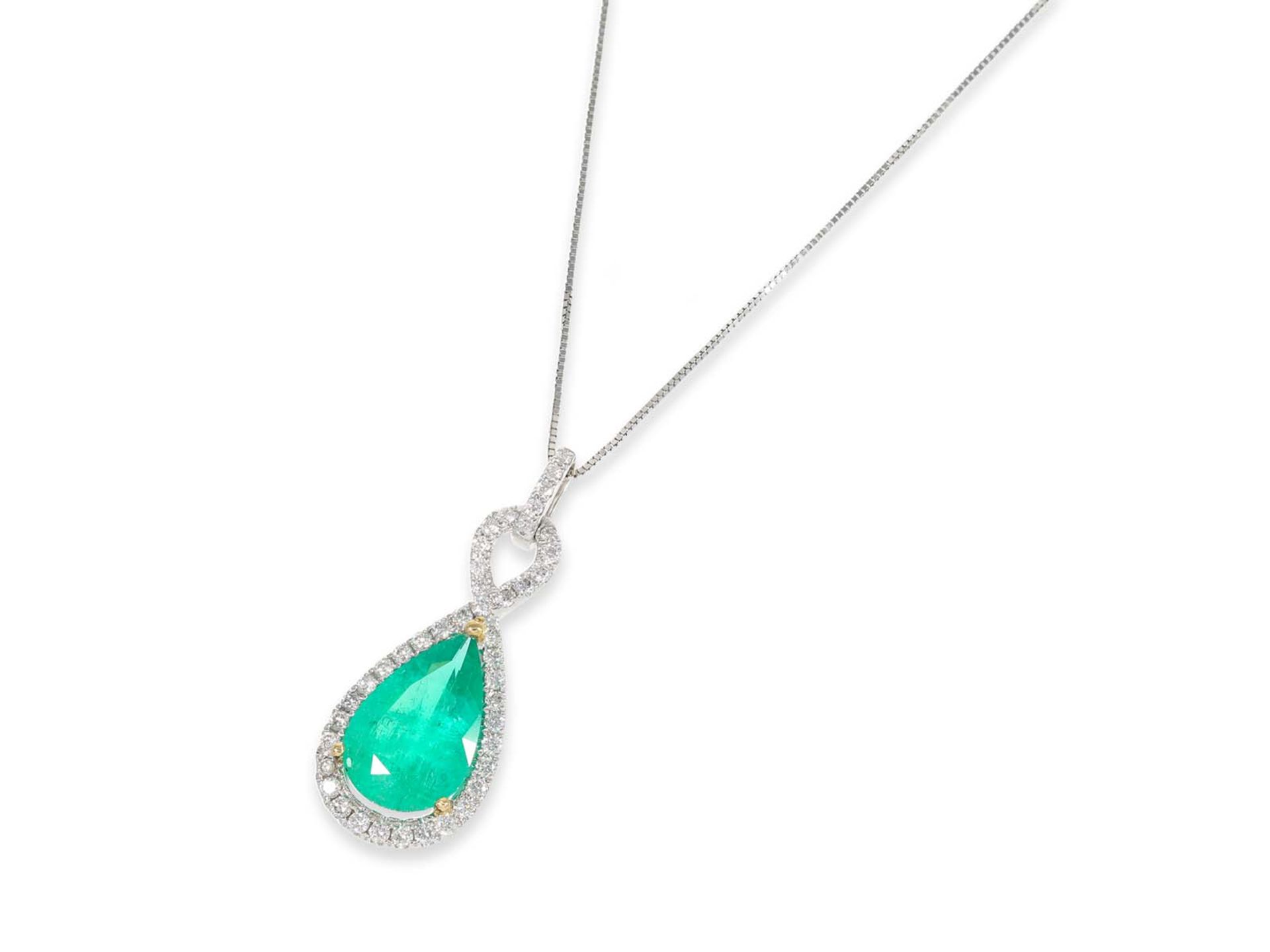 Necklace/Collier: modern, high quality and unworn emerald/brilliant goldsmith necklace, ca. 3,51ct