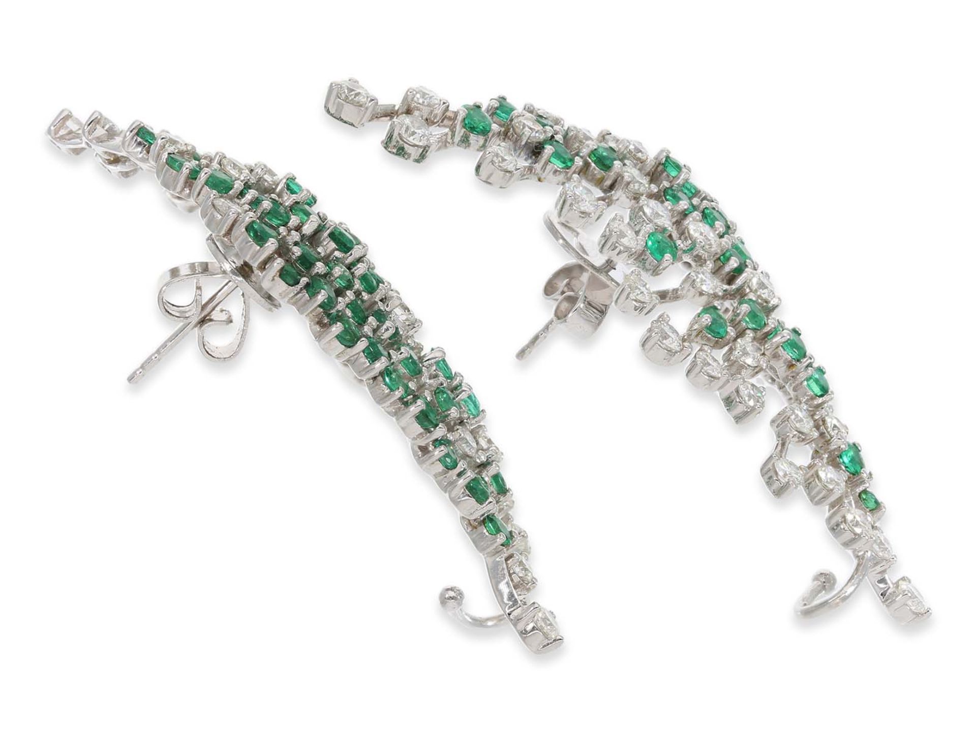 Ear jewelry: modern, unworn and fancy designer ear jewelry "wings" with diamonds and emeralds, 18K w - Image 2 of 3