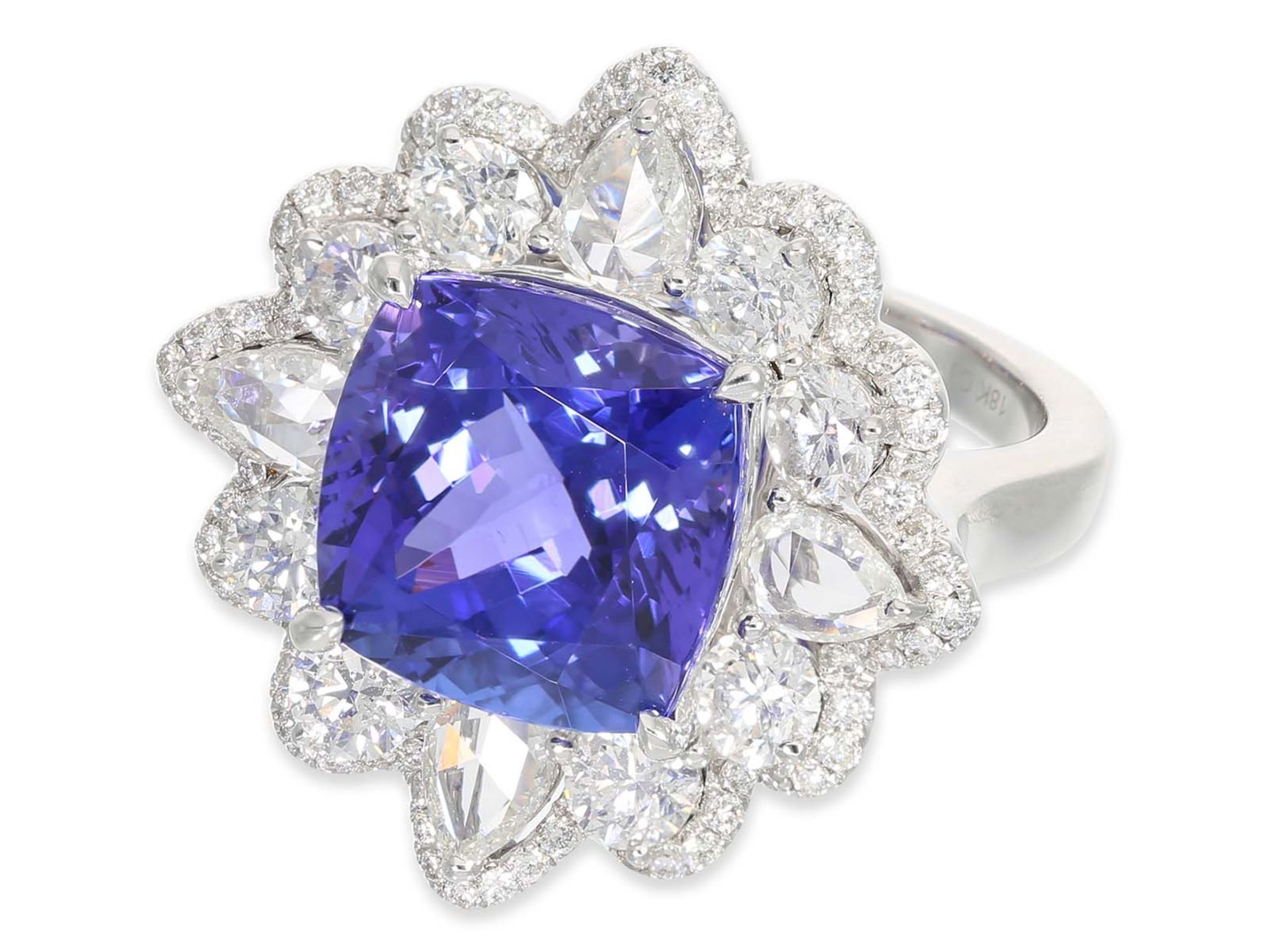 Ring: precious, very high quality and unworn goldsmith ring with beautiful good quality tanzanite, 8