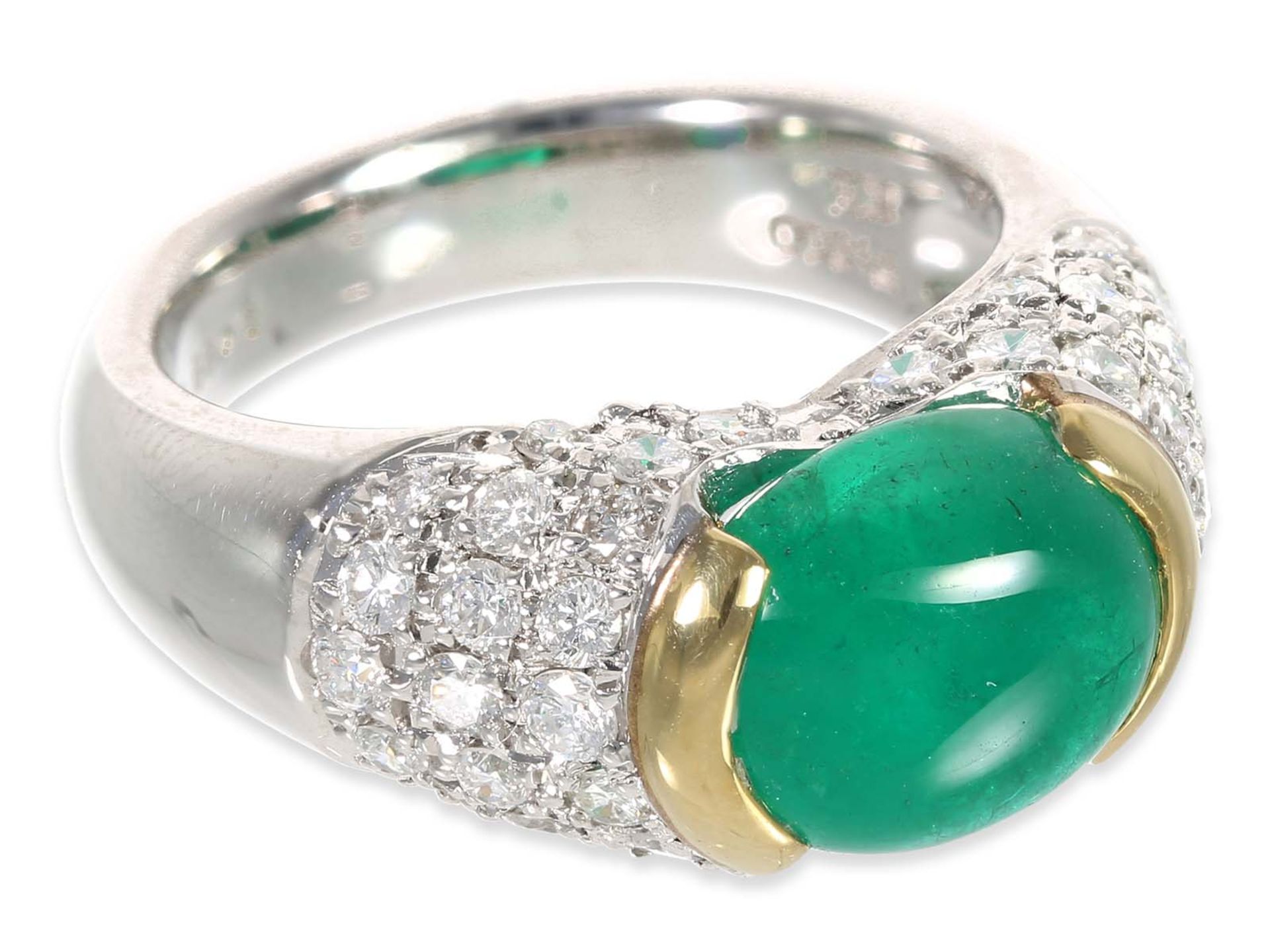 Ring: unworn, very beautiful and modern emerald/diamond goldsmith ring, ca.5,3ct, platinum/18K gold - Image 3 of 5