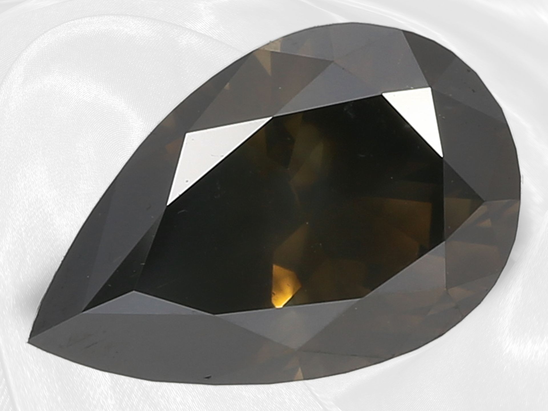 Diamant: 1 loser Natural Fancy Olive Brown Diamant im Tropfenschliff, ca. 3,05ct