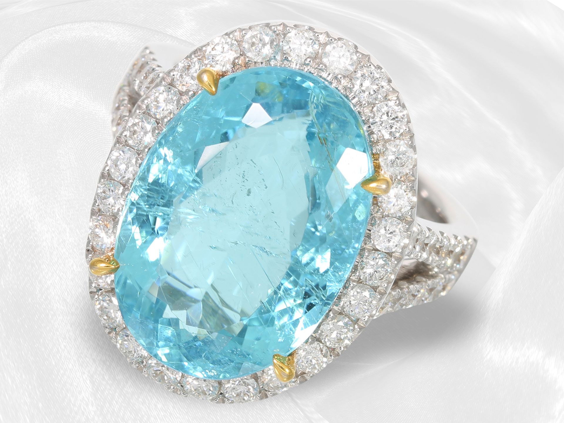 Ring: äußerst luxuriöser Brillantring mit wunderschönem, extrem seltenen Cuprian-Elbaite "Paraiba"