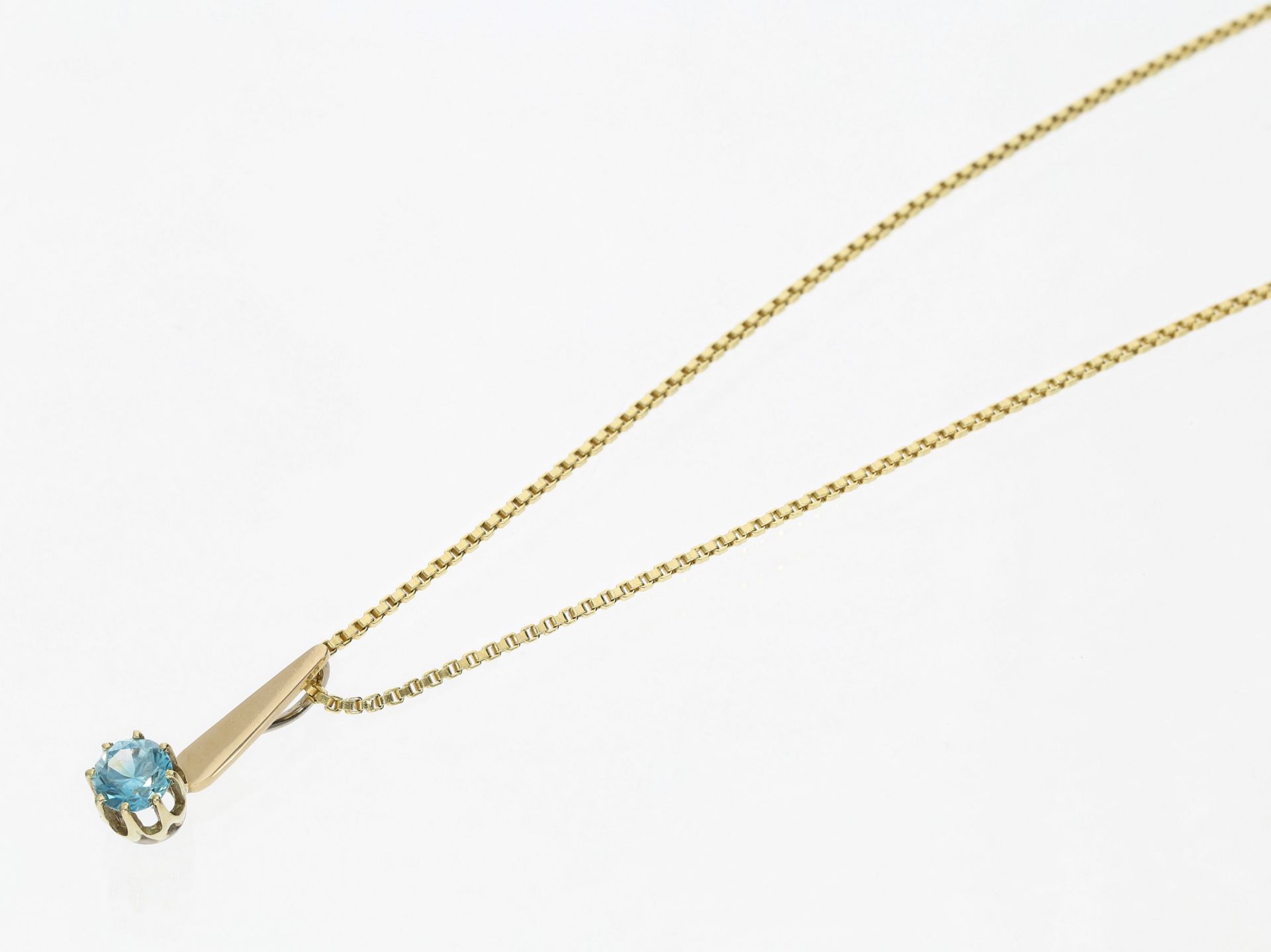 Kette/Collier: schönes vintage Collier mit einem blauen Edel-Zirkon, 8K Gold