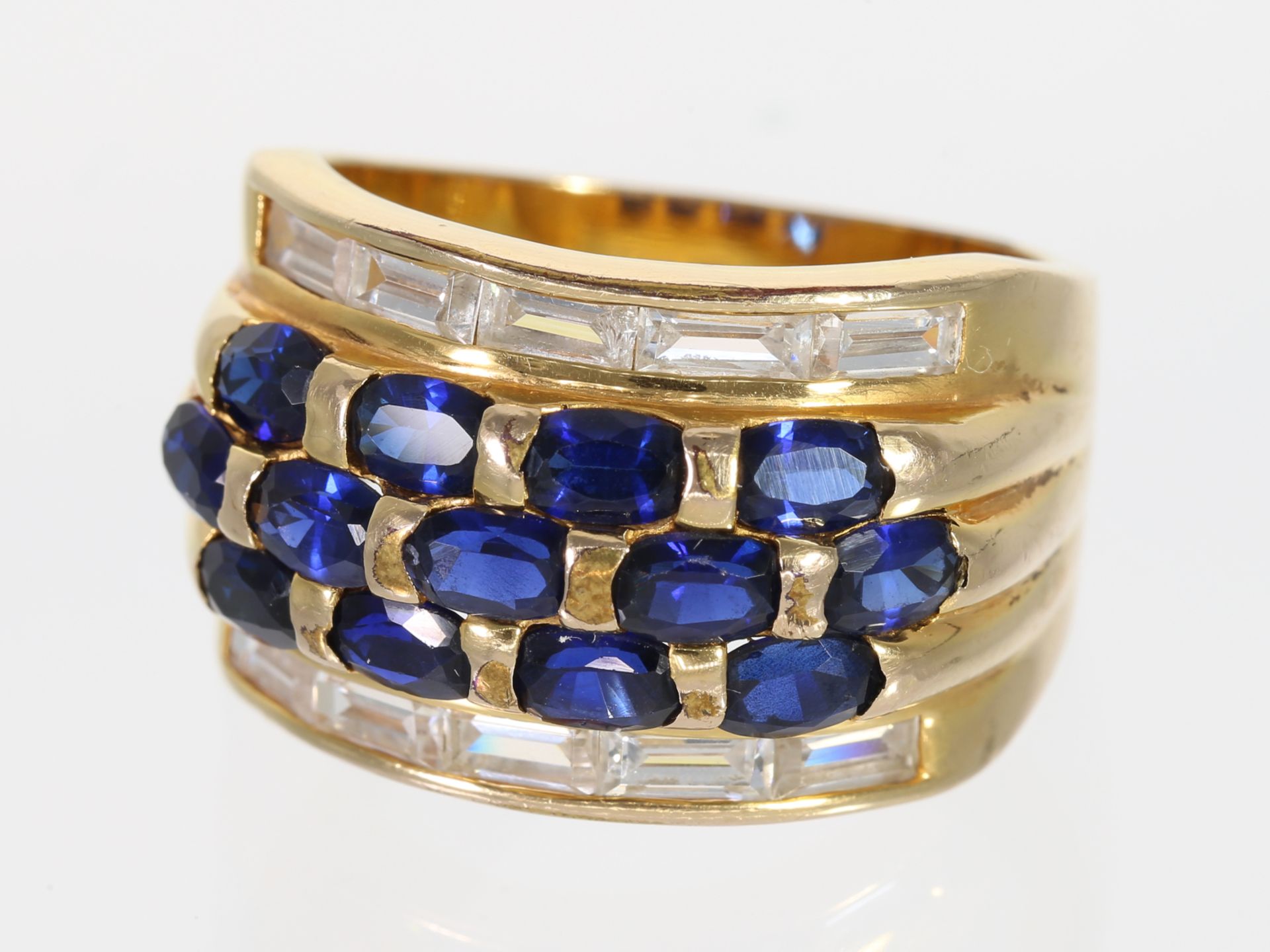 Ring: breiter vintage Goldring mit Saphiren, insgesamt ca. 2,6ct, 14K Gold