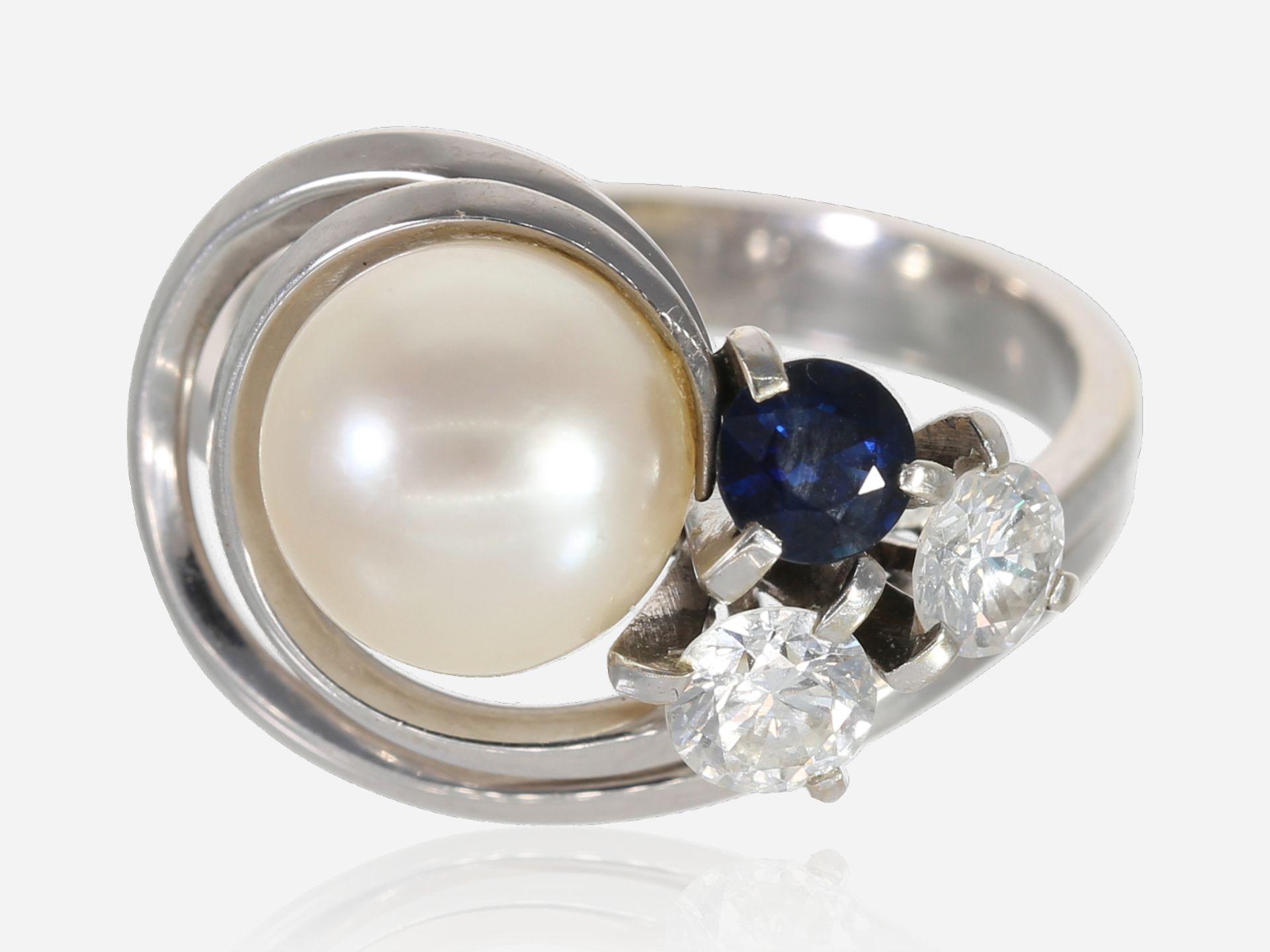 Ring: ausgefallener vintage Designer-Goldschmiedering mit einer Perle und feinem Brillantbesatz