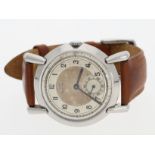 Armbanduhr: attraktive, große Schweizer Herrenuhr der Marke Tavannes, um 1950
