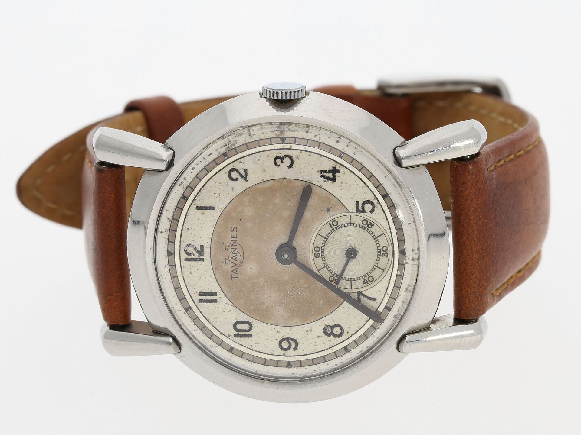 Armbanduhr: attraktive, große Schweizer Herrenuhr der Marke Tavannes, um 1950