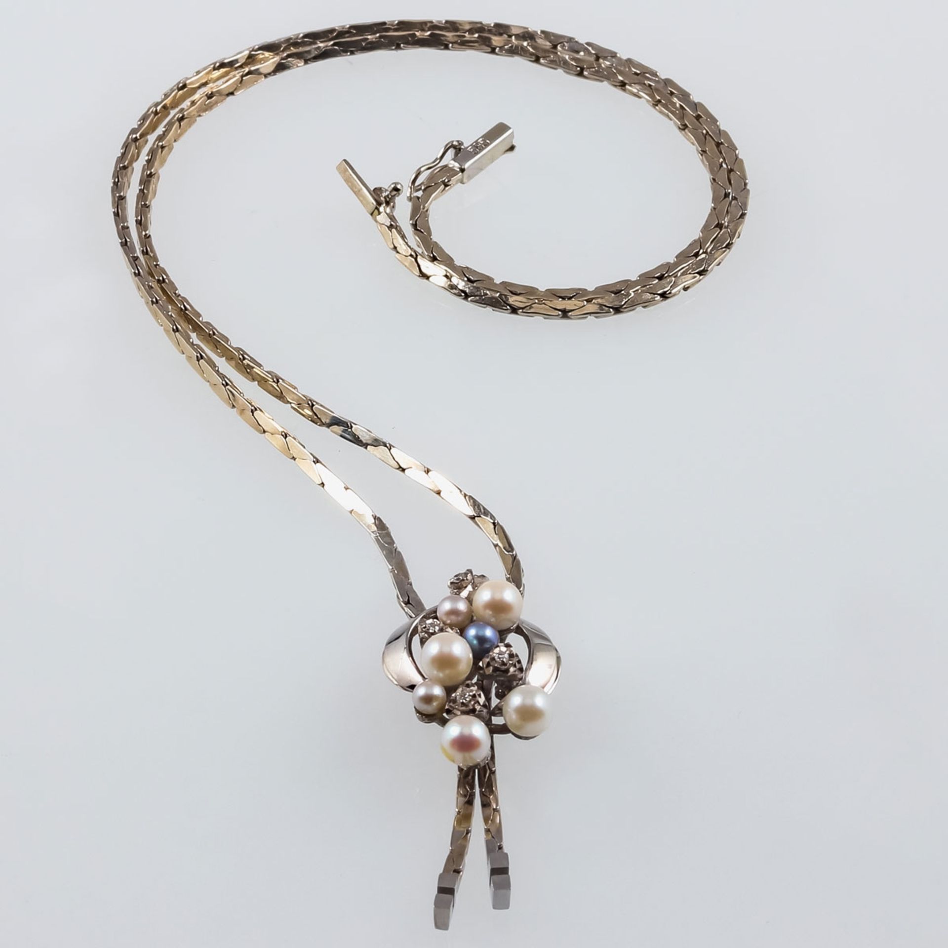 Collier mit Perlen und Diamanten - Image 2 of 2