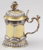 Seltener Miniatur DeckelhumpenWohl Augsburg, um 1700. Silber, vergoldet. H. 13,6 cm. Gew.: 34
