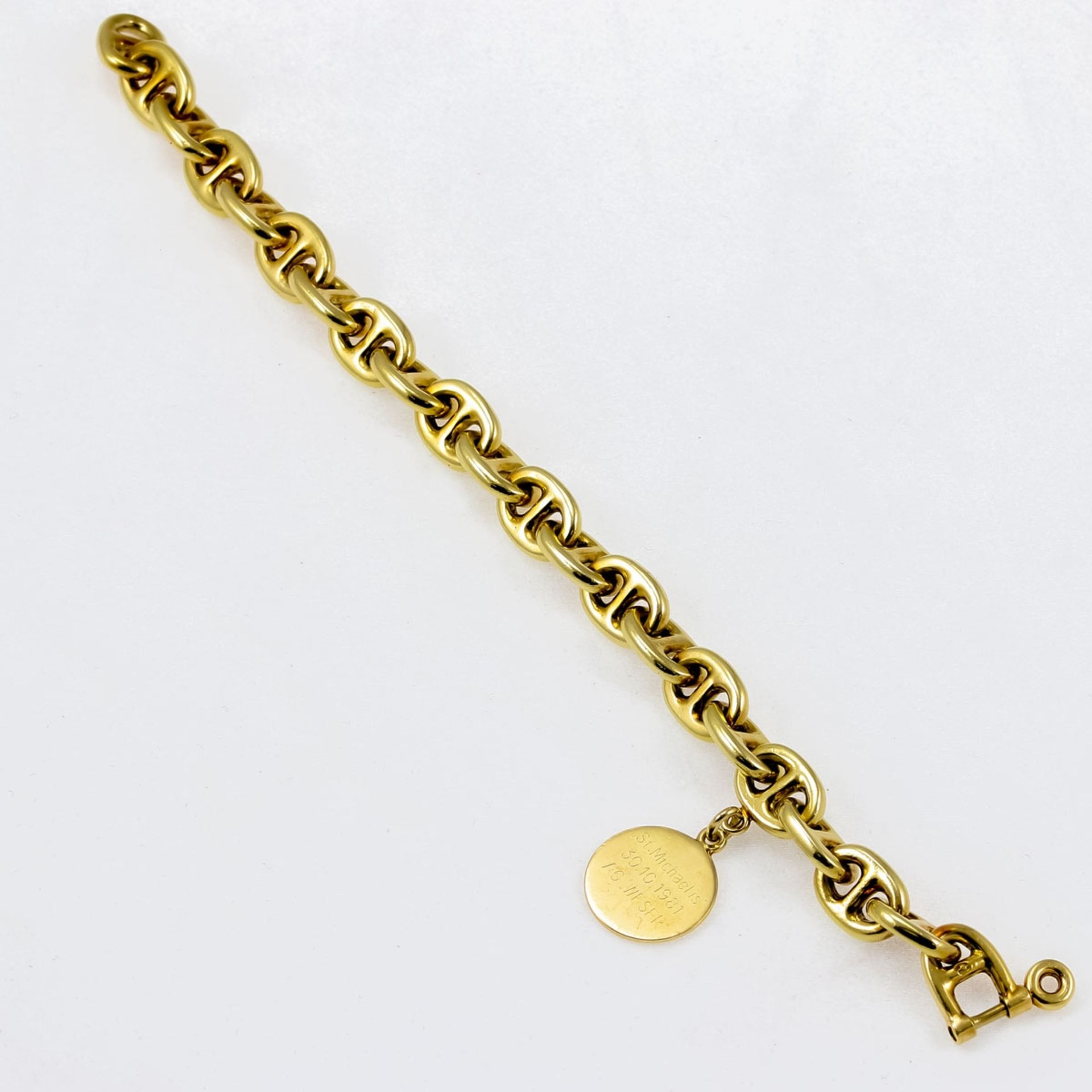 Armband aus Ankergliedern 585/- Gelbgold, gestemp. Gewicht: 66,7 g. L. 20 cm. B. 1-3,5 cm. Ha