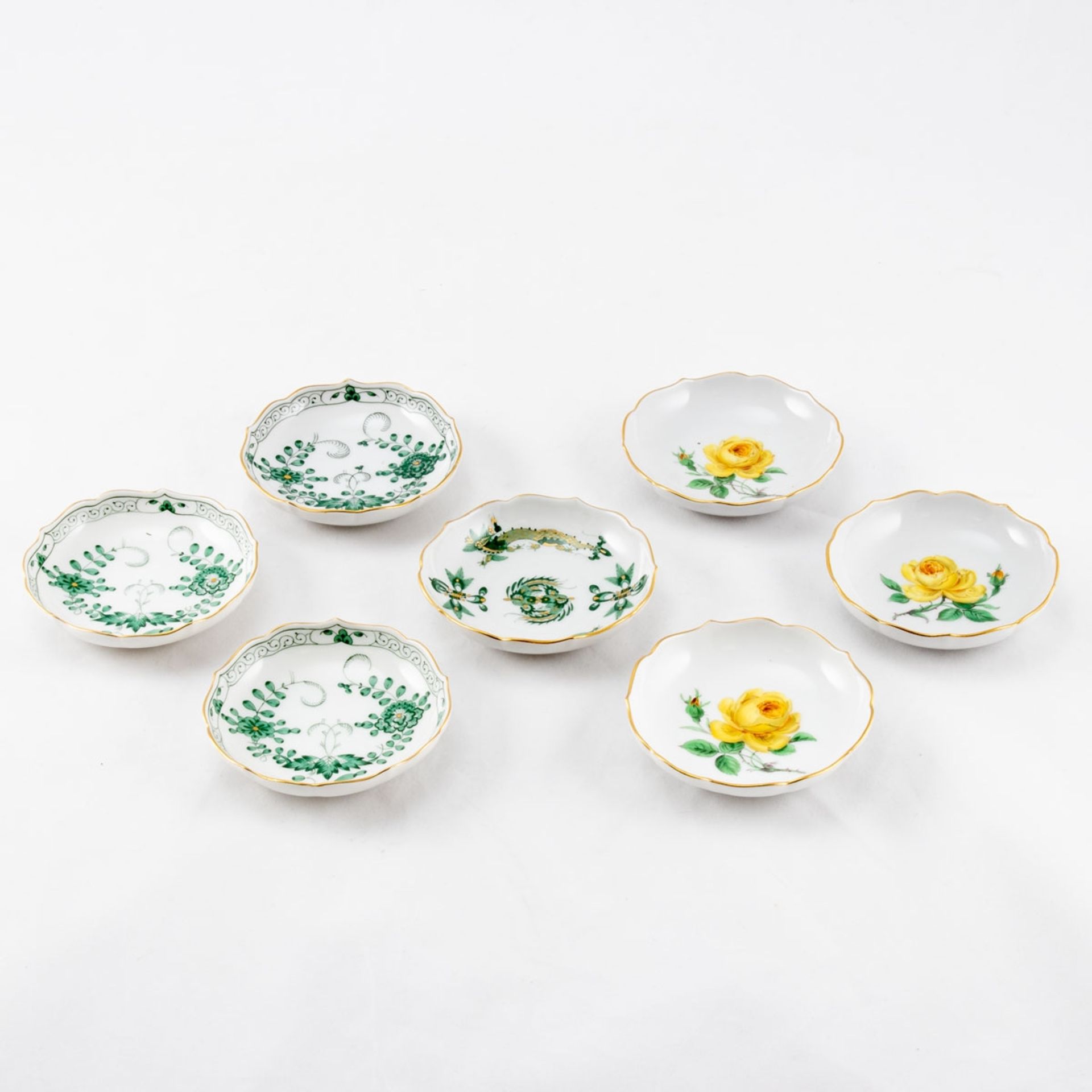 7 Schälchen Staatliche Porzellan Manufaktur, Meissen ab 1947. - Gelbe Rose, Indisch grün un