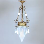 Gründerzeit Deckenlampe Um 1870/90. Messing. Opalglas. H. 76 cm. D. 30 cm. Best.