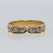 Halber Memoryring in eckiger Form 750/- Gelbgold, gestemp. Gewicht: 5,3 g. Juwelierspunze: RC