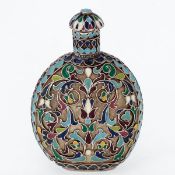 Snuffbottle Russland, um 1900. 84 Zolotniki. Emaille. Punzen: Herst.-Marke, Kokoshnikmarke. H