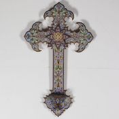 Emaille-Kreuz Historismus. Metall und Emaille. H. 38,2 cm. B. 23,2 cm. Verso mit Aufhängevor