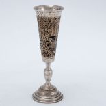 Vase mit Niellotechnik Moskau/Russland, um 1860. 84 Zolotniki. Punzen: Herst.-Marke, Stadt- u