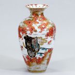 Bodenvase Japan, 20. Jahrhundert. Porzellan, weiß, glasiert. Polychrome Email-/Aufglasurbema