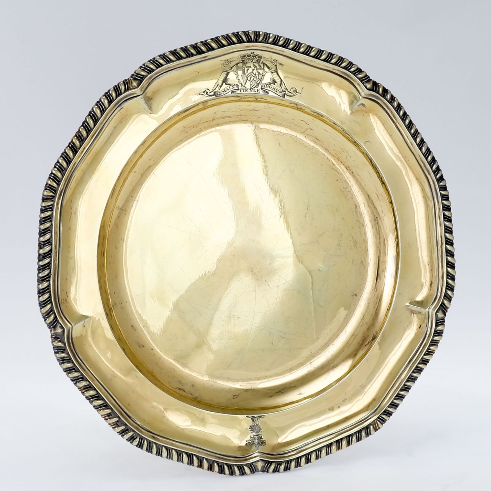 Seltener Teller mit Wappen Andrew Fogelberg/London/England, um 1775/76. 925er Silber/vergolde