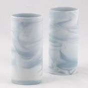 2 ovale Vasen Queensberry Marble blau Rosenthal AG, Selb nach 1961. Porzellan, weiß, glasier