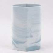 Vase Queensberry Marble blau Rosenthal AG, Selb nach 1961. Porzellan, weiß, glasiert. Unter