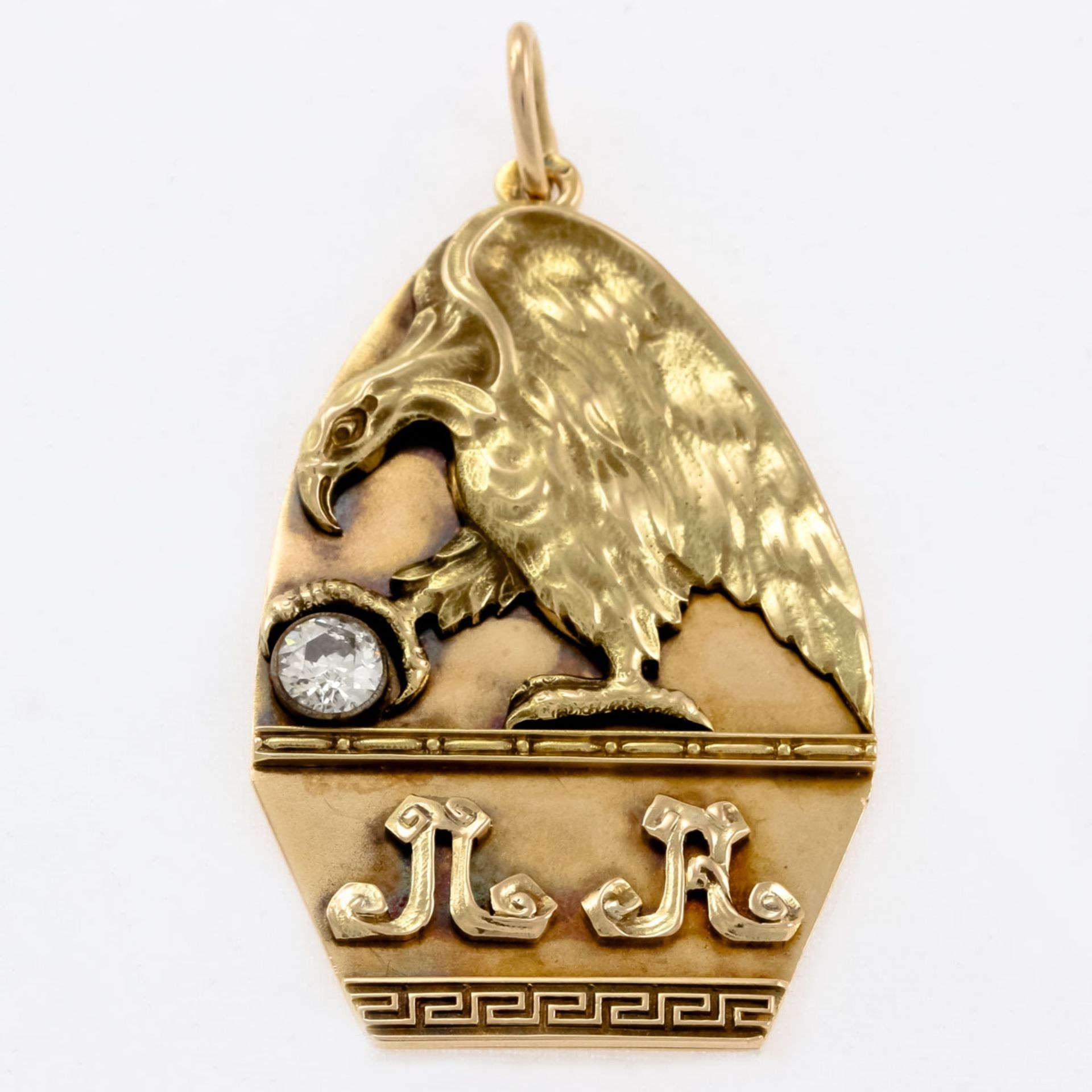 Anhänger mit Adler und Diamant Russland, um 1914. 585/- Gelbgold, gestemp. Gewicht: 12,1 g.