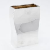 Mid Century Vase 925er Silber. Punzen: Herst.-Marke, 925. 15 x 11 x 4,8 cm. Gew.: 562 g.