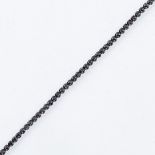 Dünnes Tennisarmband mit schwarzen